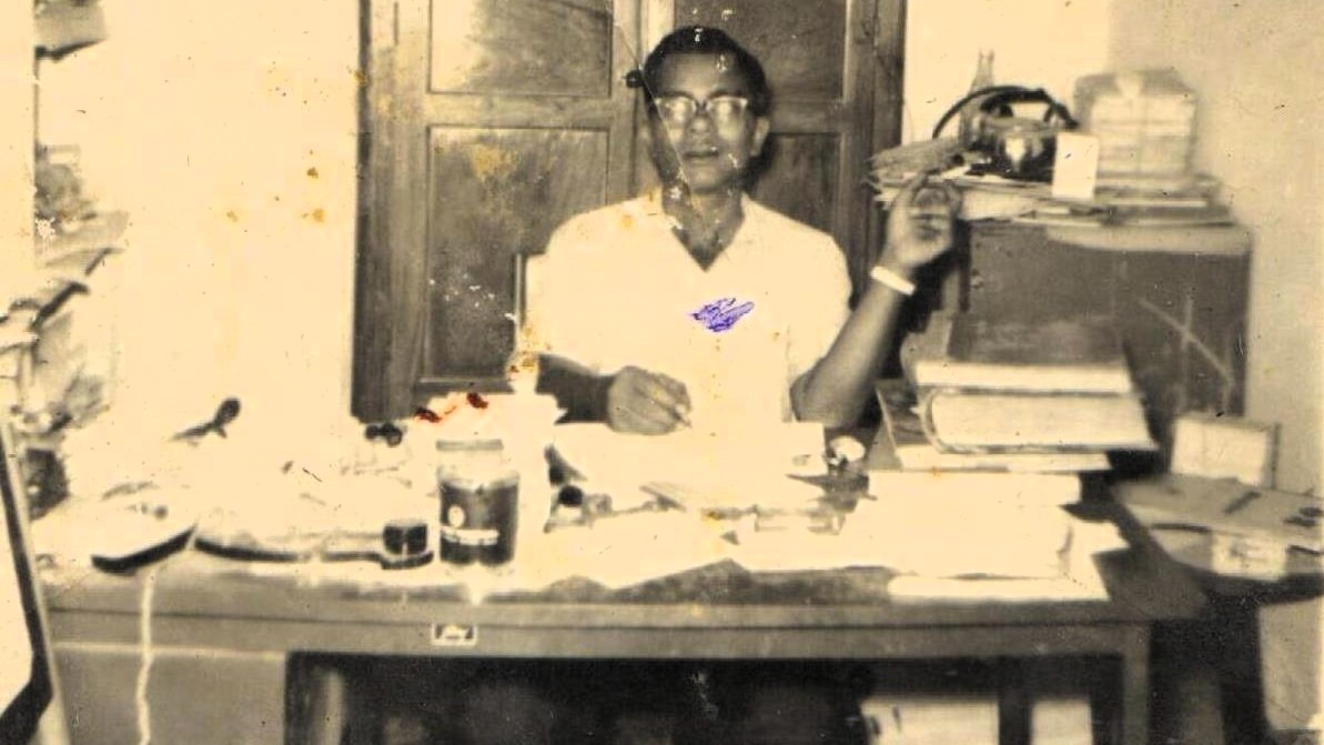 Sarwar Hussain at the Office of Nafees Publications, Shahganj, Allahabad (now Prayagraj), Uttar Pradesh